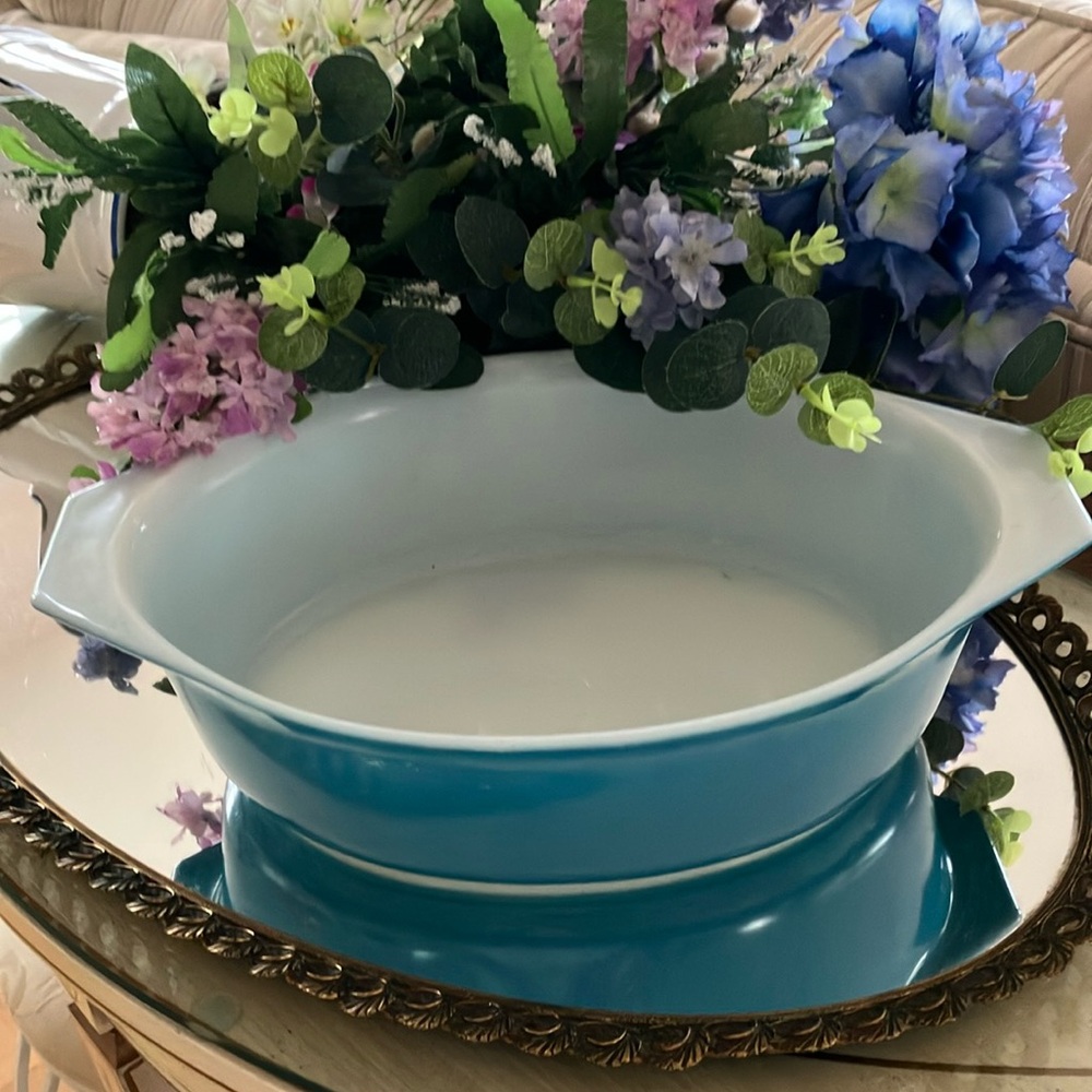 Vintage Oval Blue Pyrex 2 1/2 Quart Baking/Serving Dish, Made In USA